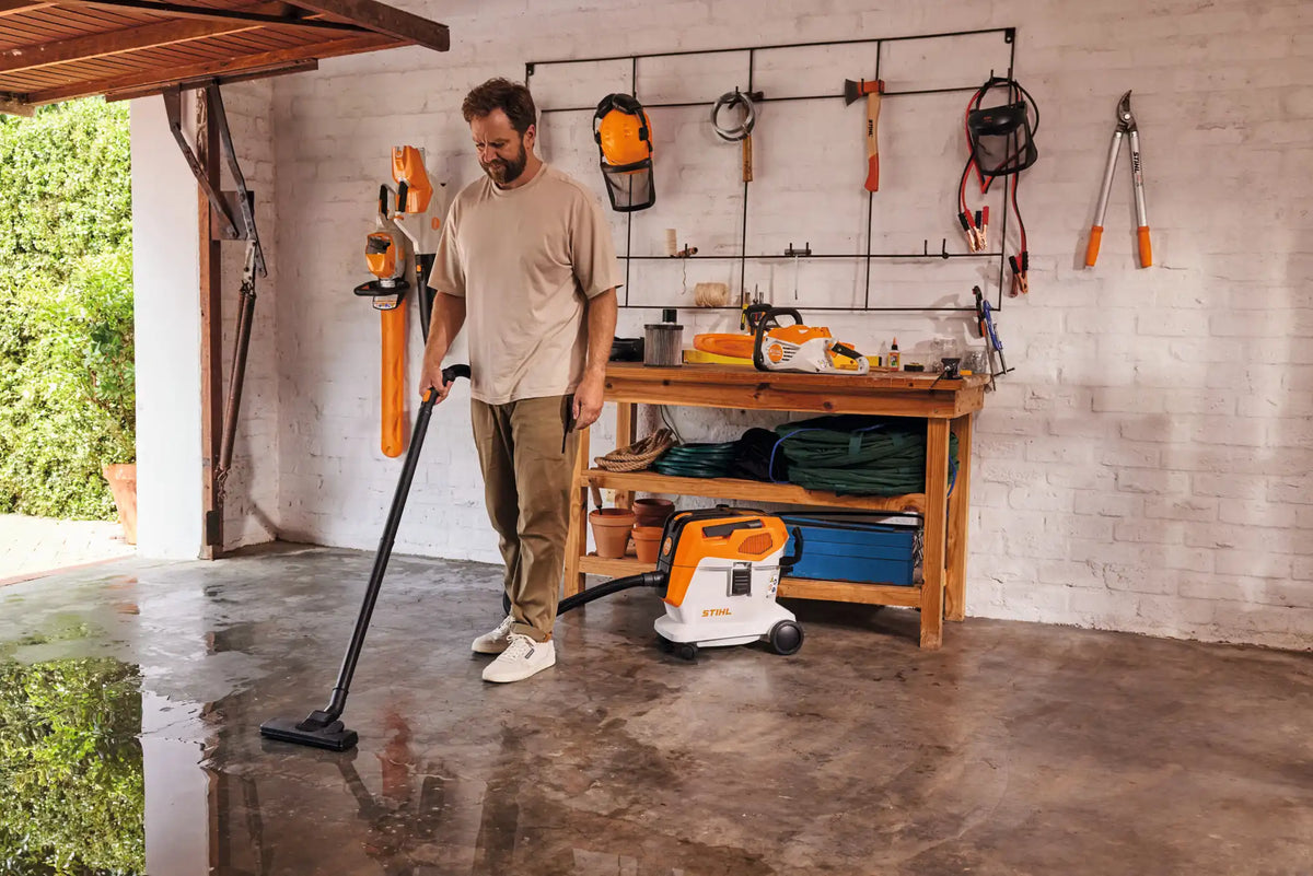 SEA 60 Battery Powered Wet/Dry Vacuum