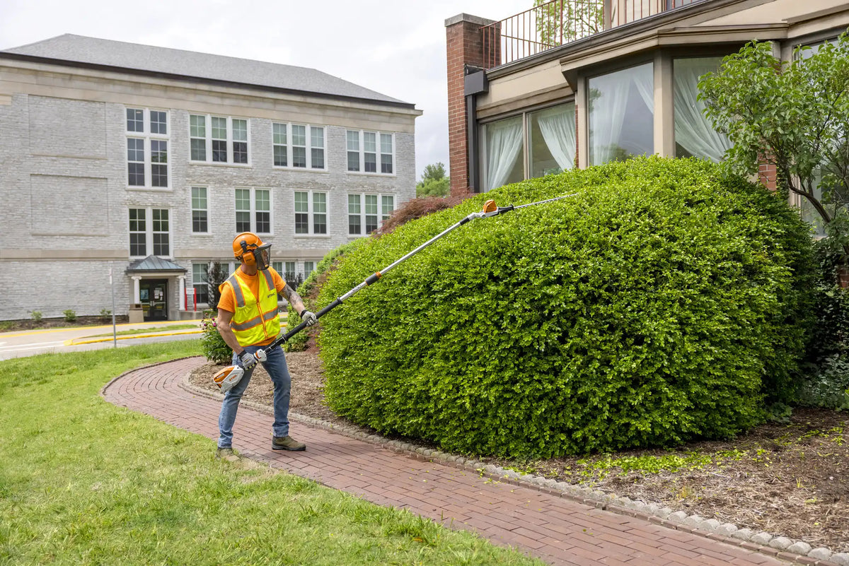 HLA 86 Battery Powered extended-reach Hedge Trimmer